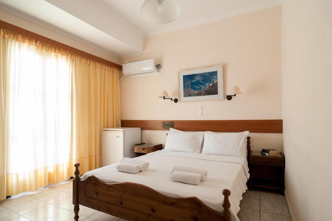Holiday Beach Resort Santorini Perissa  Exterior foto