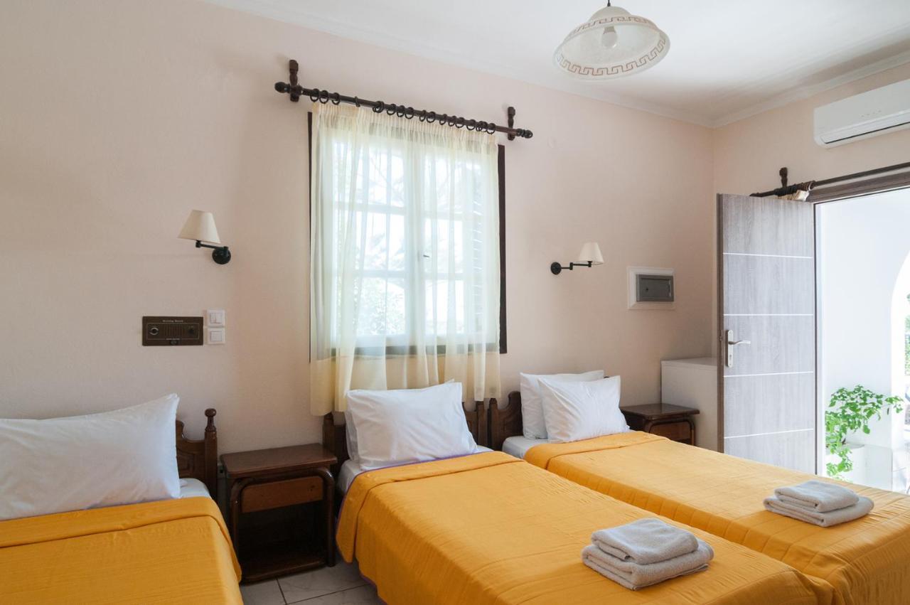 Holiday Beach Resort Santorini Perissa  Exterior foto